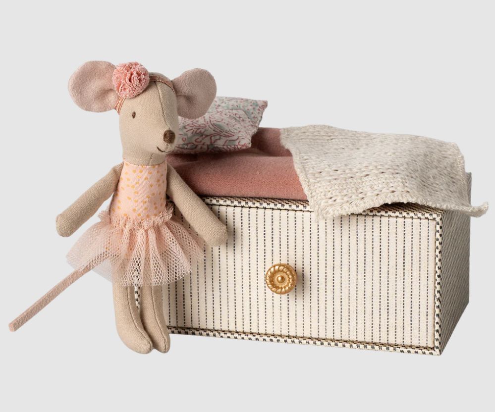 Maileg dance mouse in daybed- little sister