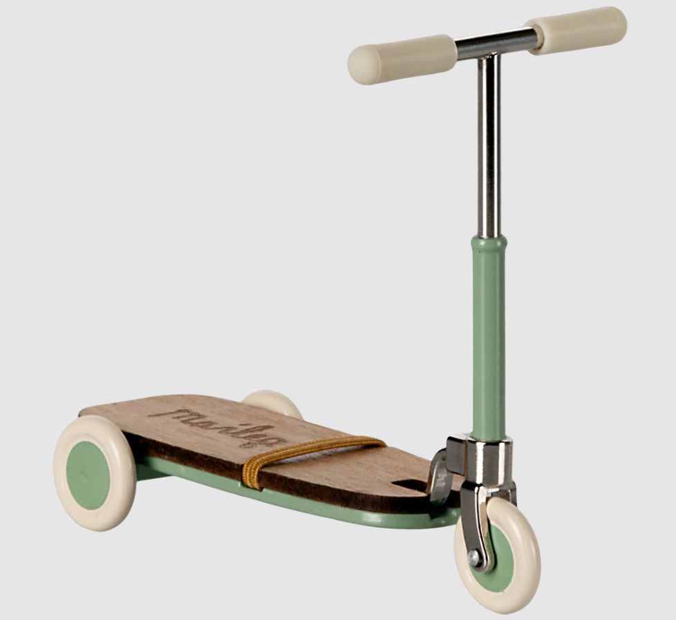 Maileg Kickboard- Mint