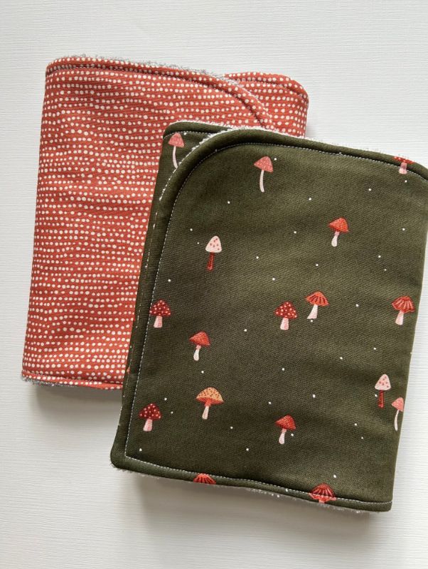 Port &amp; Starbird 2pk Burp Cloth- Mushrooms