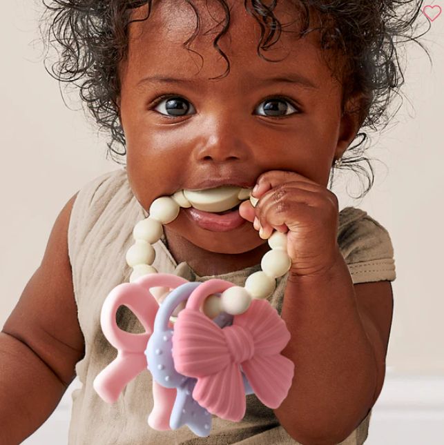 Itzy Ritzy Trio Bow Teether