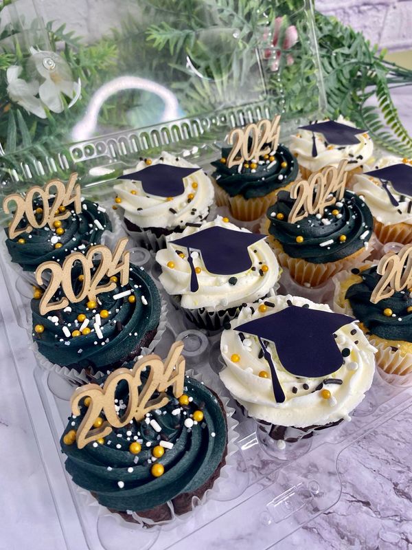 2025 Graduation cupcakes Dozen