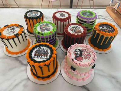 4in Halloween Cakes