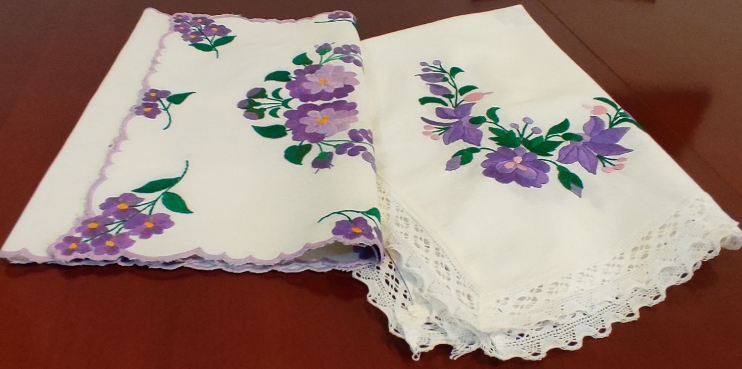 VIAOLET  TABLE CLOTH