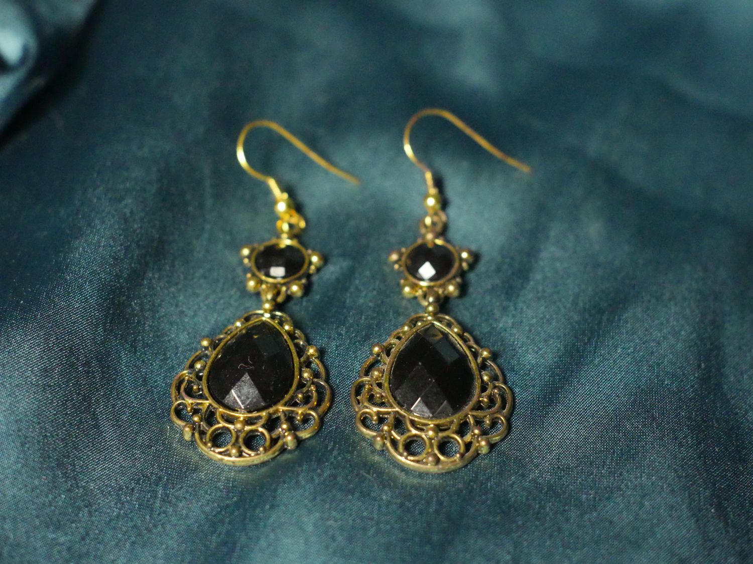 ERATO brass artificial black stones women's earrings 4cm long