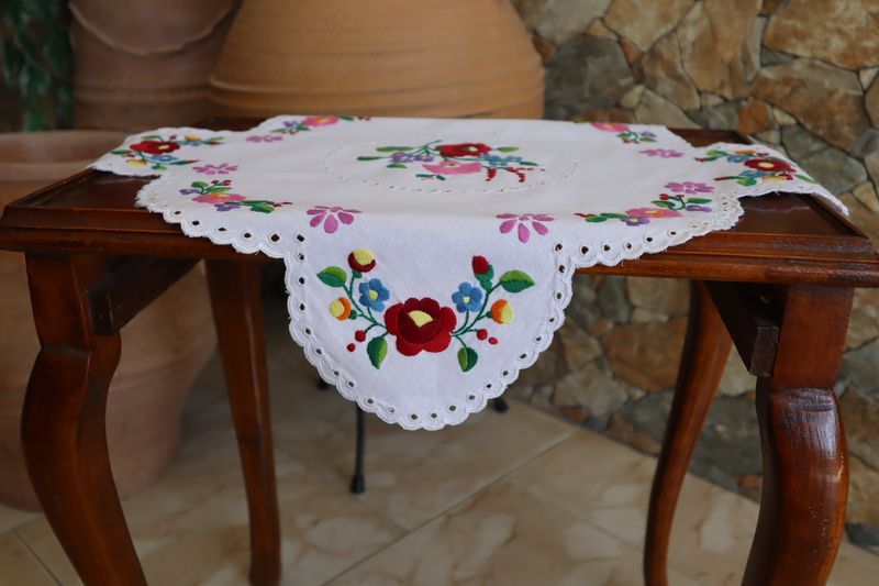 STEFANI Greek vintage unique shape round table cloth