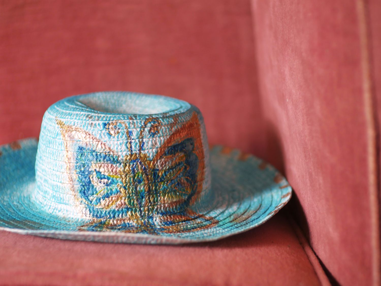 BUTTERFLY WICKER HAT