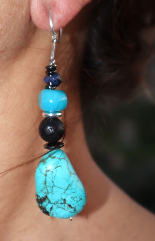 TIBET dangling drop turquoise semi-precious stone earrings. Green and bue colors.