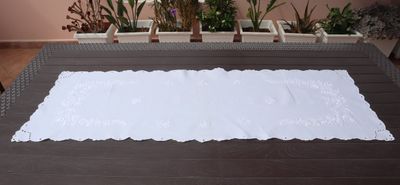 SNOW WHITE TABLE CLOTH