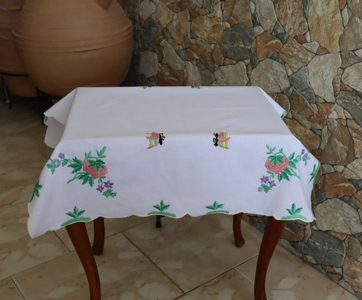 HERENT Greek vinage table cloth set with napkins