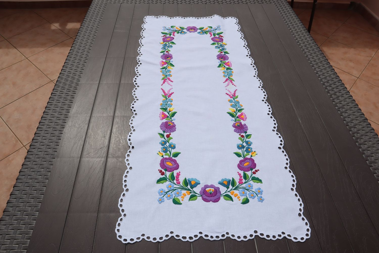 PURPLE ROSE Greek vintage table runner