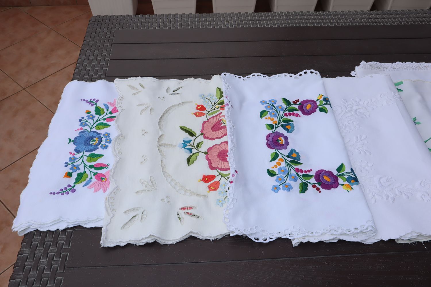 PURPLE ROSE Greek vintage table runner