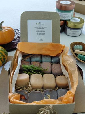Gift set handmade wax melts - 100% soy vegetable wax, 18 pieces