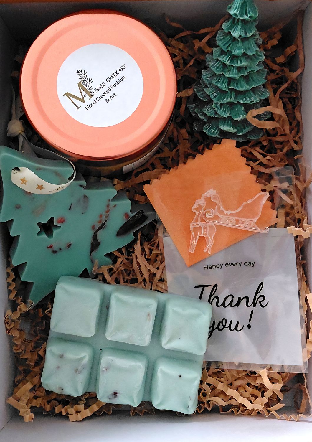 Luxury Gift Box with Handmade Botanical Candles &amp; Festive Scents