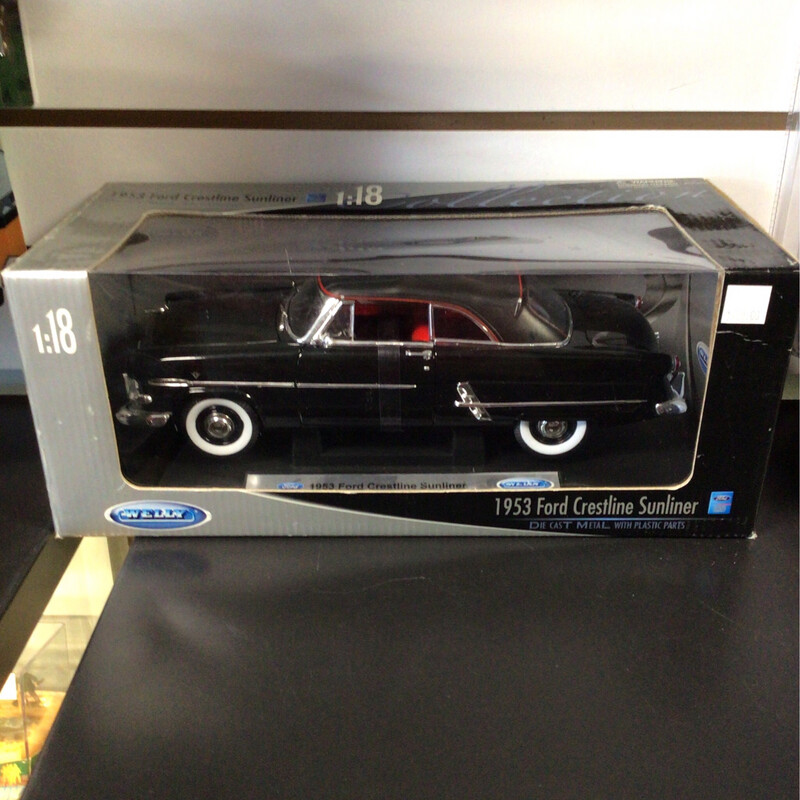 1953 Ford Crestline Sunliner
