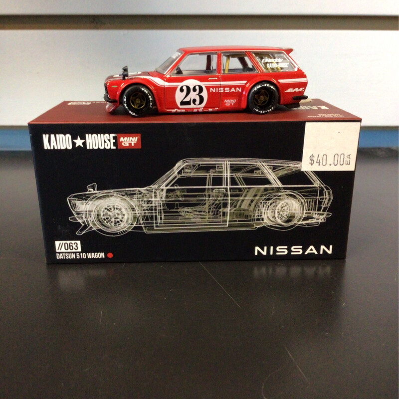 Datsun 510 Wagon Red