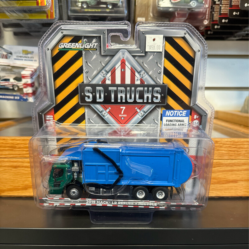 SD Trucks 2019 Mack LR Refuse + Recycle