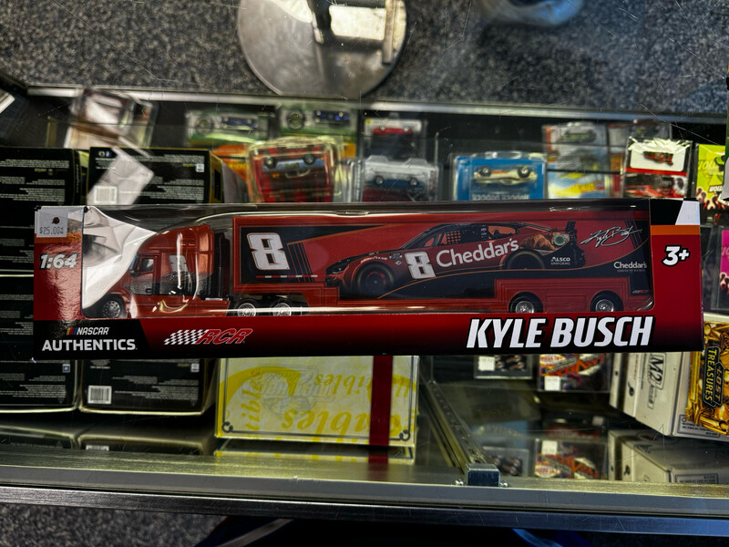Kyle Bush Cheddars