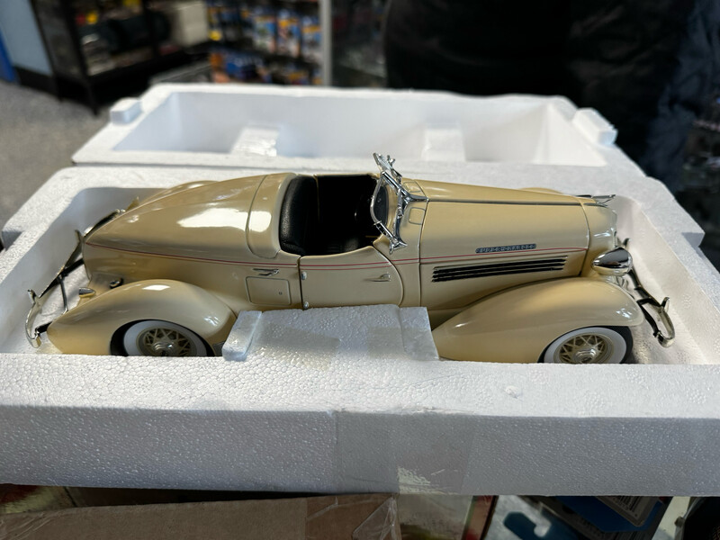 1935 Auburn 851