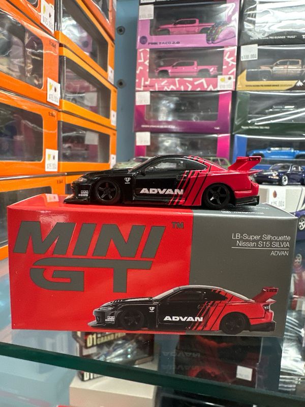 Mini GT LB-Super Silhouette Nissan S15 Silvia ADVAN