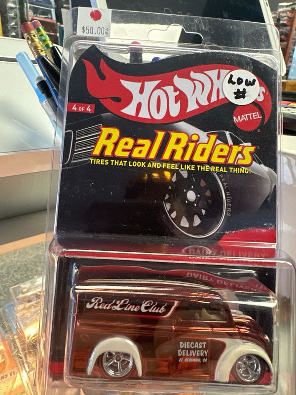 Drag Dairy Red