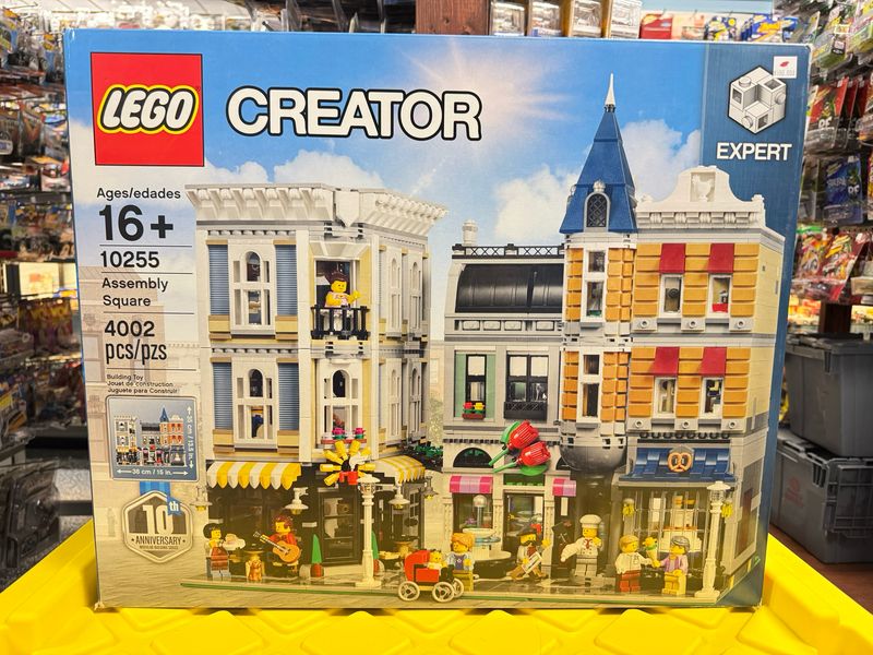 Creator Expert Assembly Square