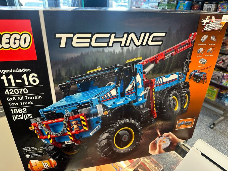 Techic 6x6 All Terrain Tow Truck