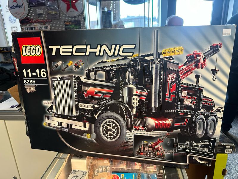 Techic Tow Truck Black Wrecker