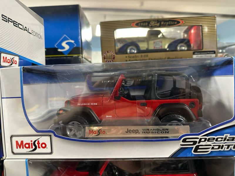 Jeep Wrangler Rubicon RED