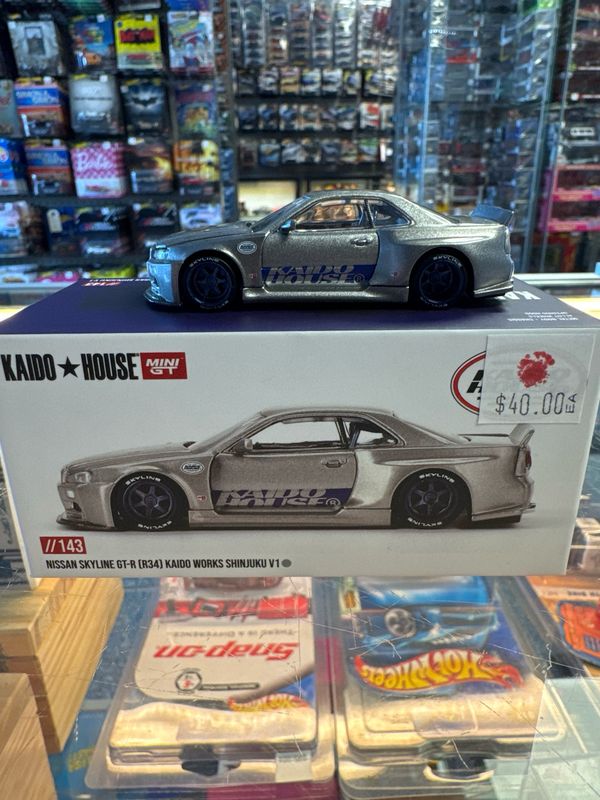 Nissan Skyline GT-R R34 SHINJUKU Silver
