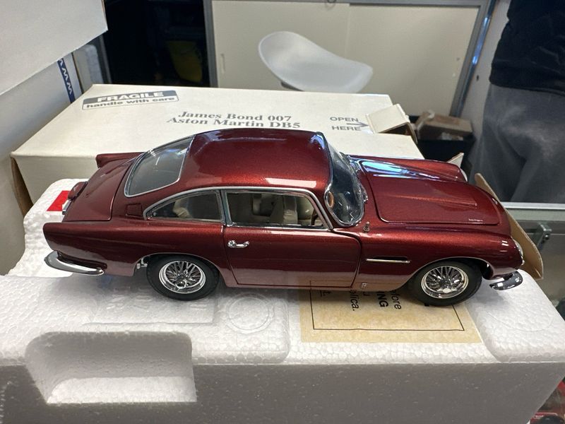 1964 Aston Martin DB5 James Bond