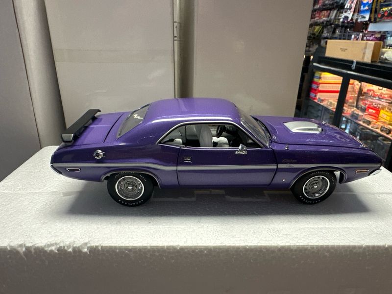 70 Challenger R/T Plum Crazy