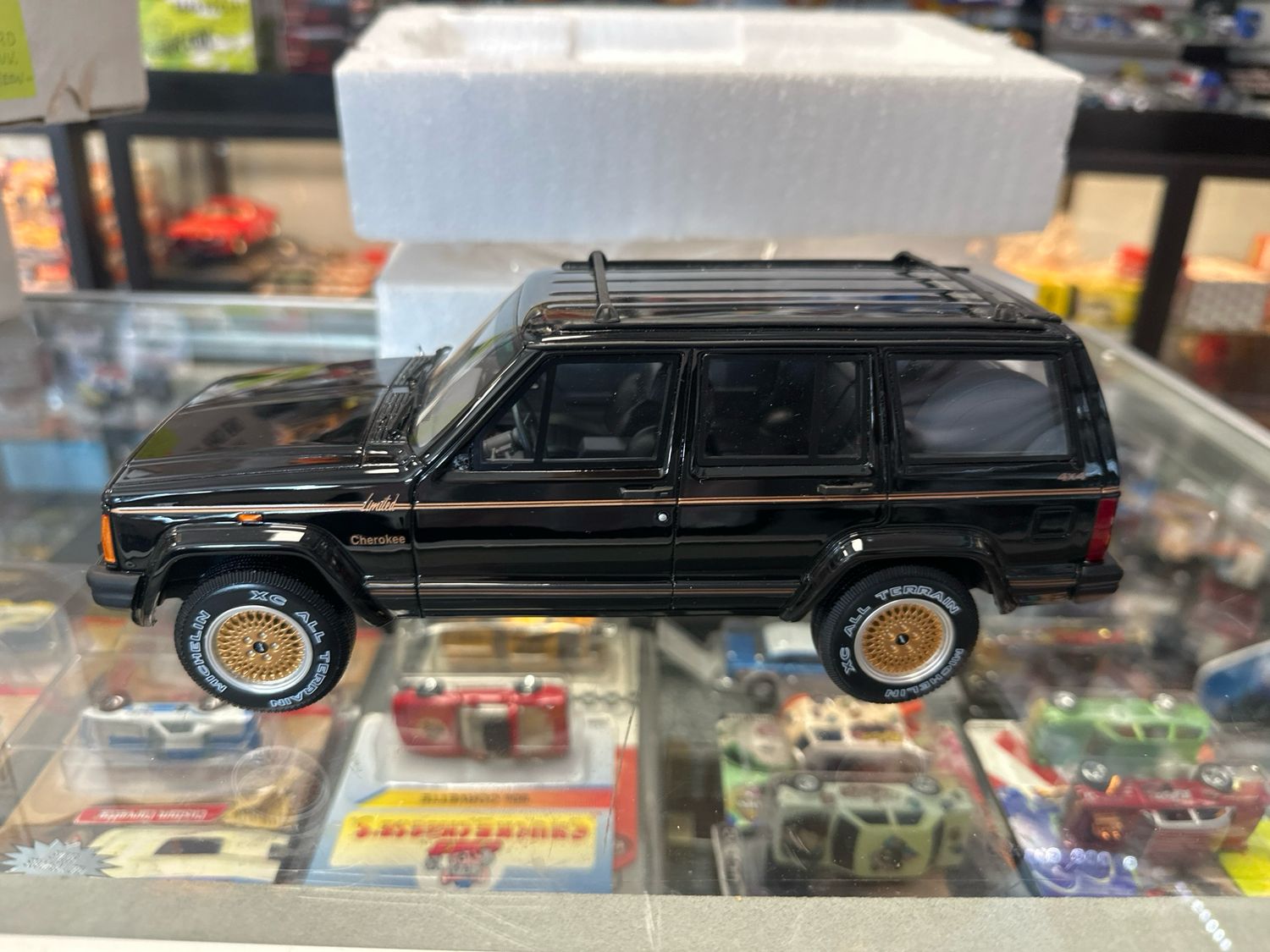 Jeep Cherokee Black