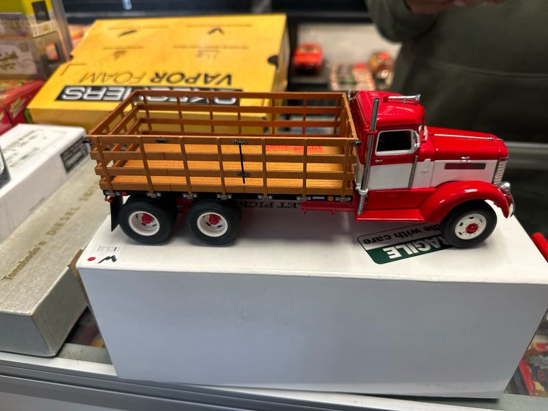 1939 Peterbuilt State Truck