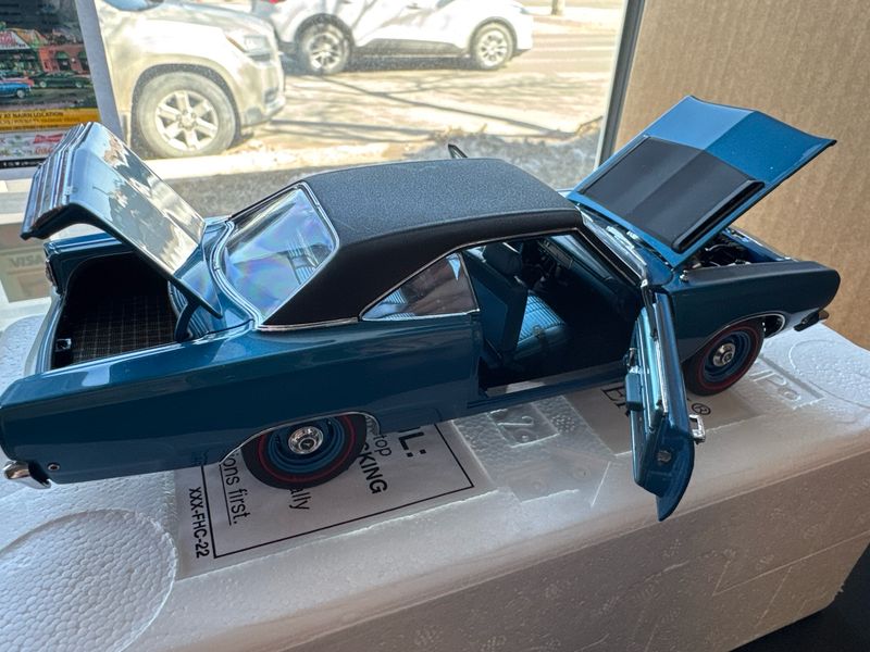 68 Plymouth Road Runner Hemi Blue