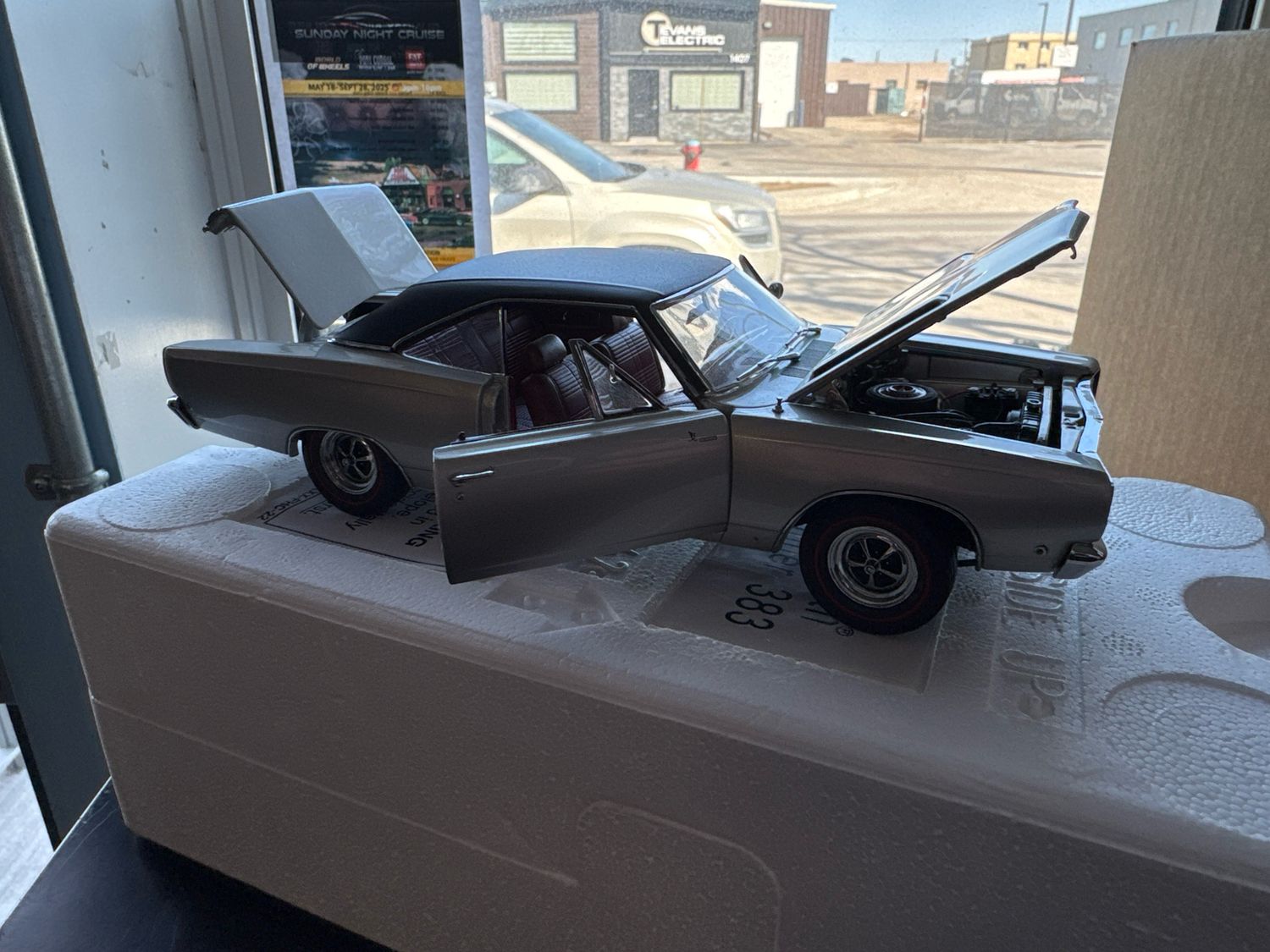 68 Plymouth Road Runner 383 Silver
