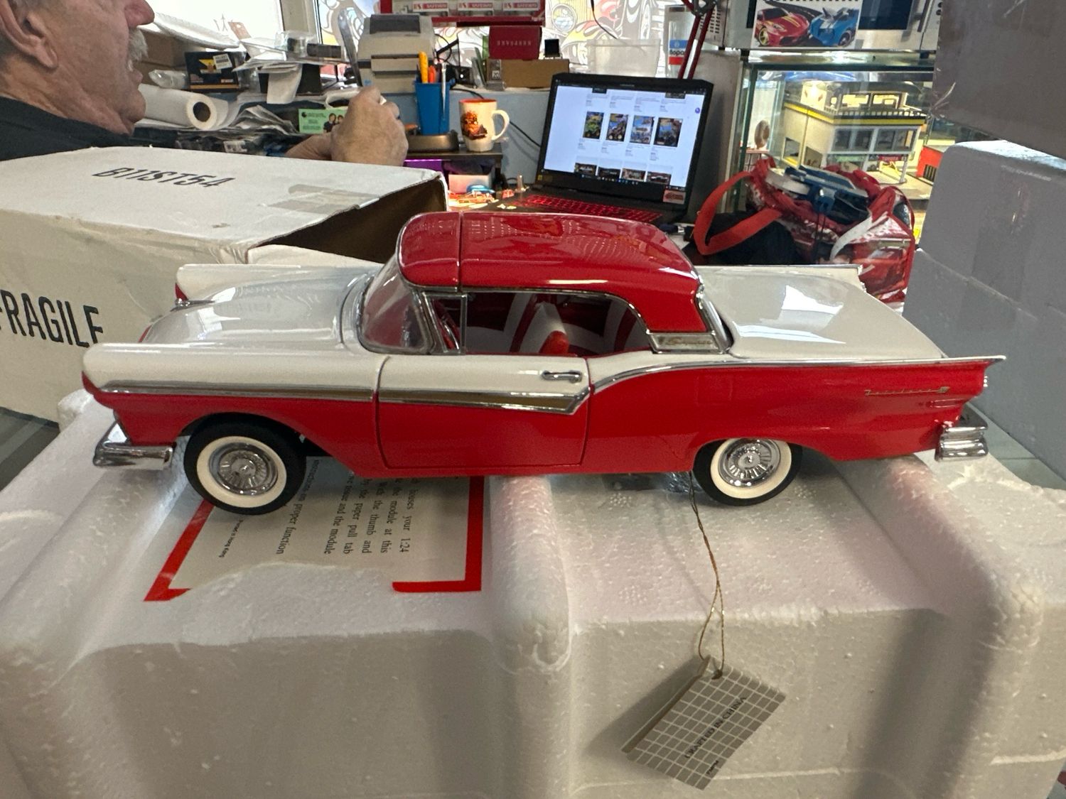 57 Fird Fairlane 500 Skyline