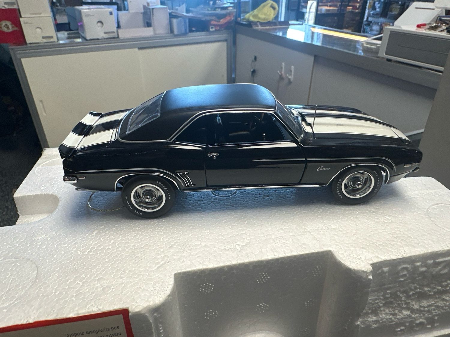 69 Camaro Z/28 LE2000