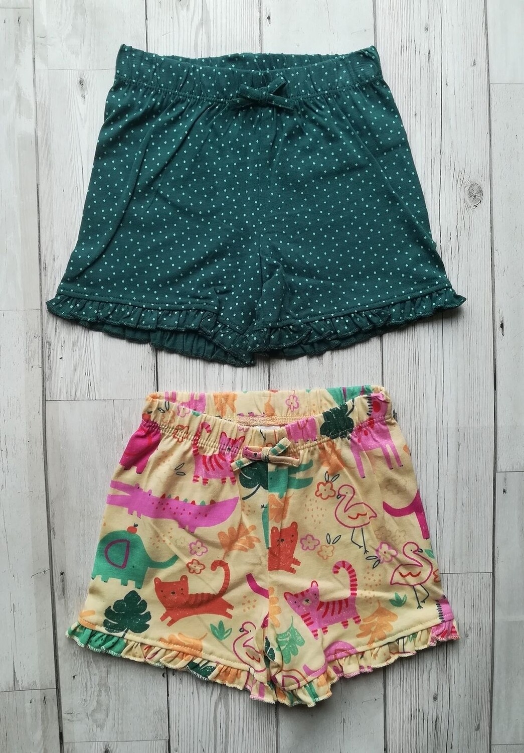 Girls 2x shorts (NEW)