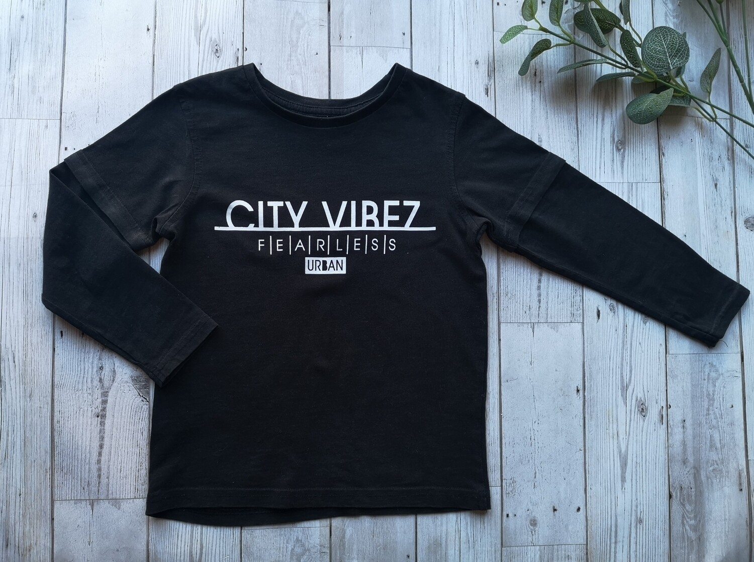 Boys long sleeved top
