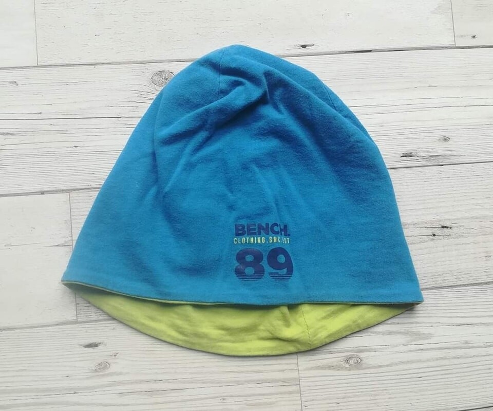 Boys reversible beanie (BENCH)