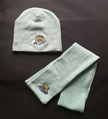 Girls beanie hat and scarf set