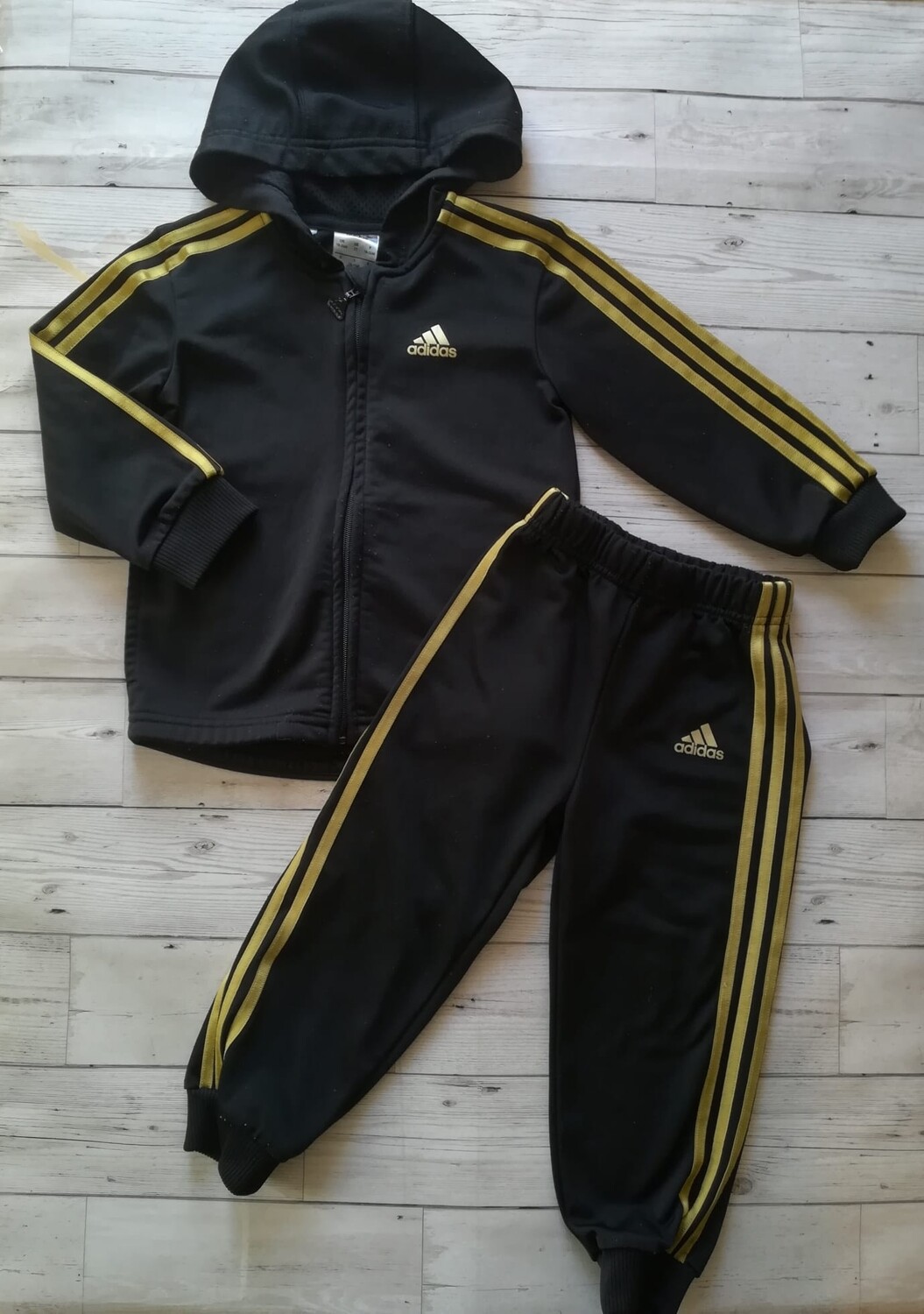 Boys 2 piece tracksuit (Adidas)