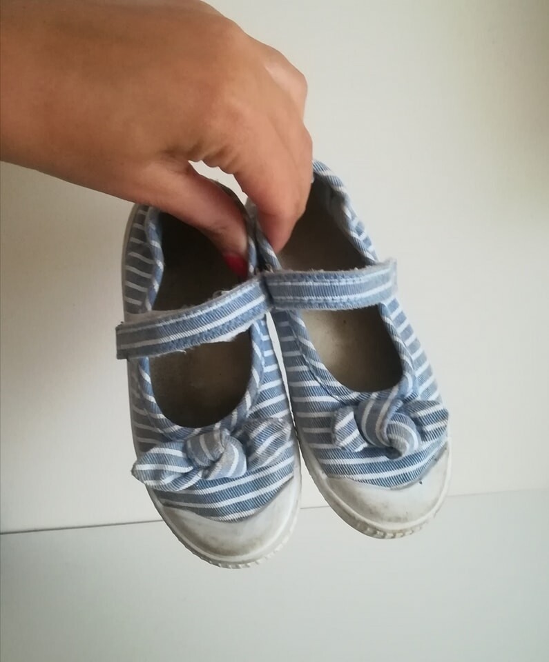 Girls shoes