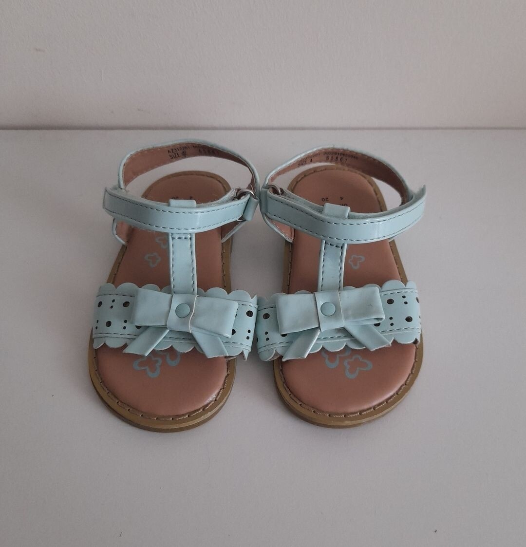 Girls sandles