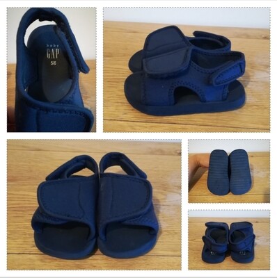 Boys sandles (GAP)