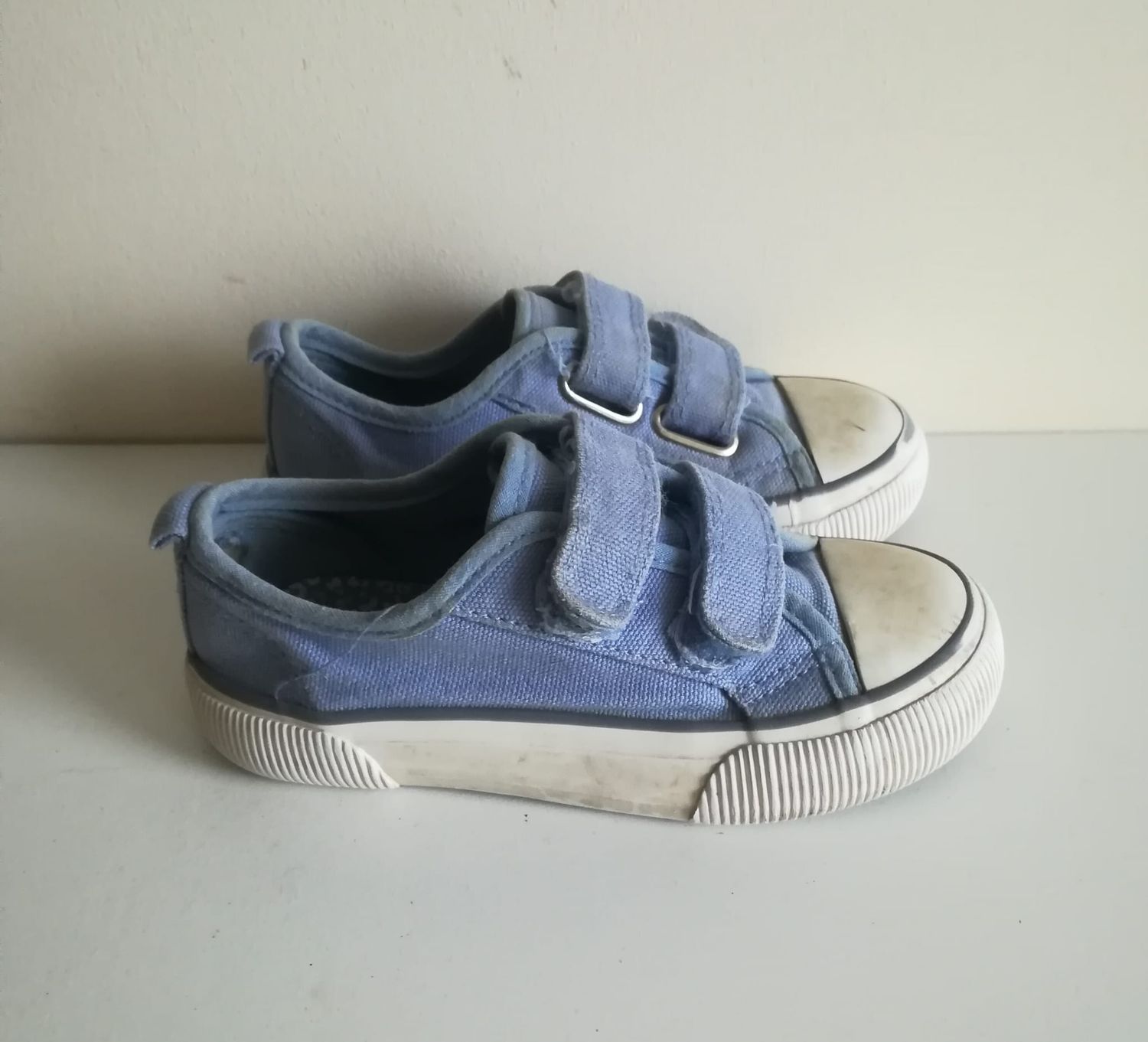 Boys shoes