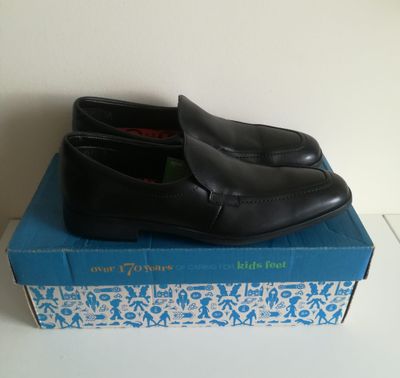 Boys shoes (Clarks) (NEW)