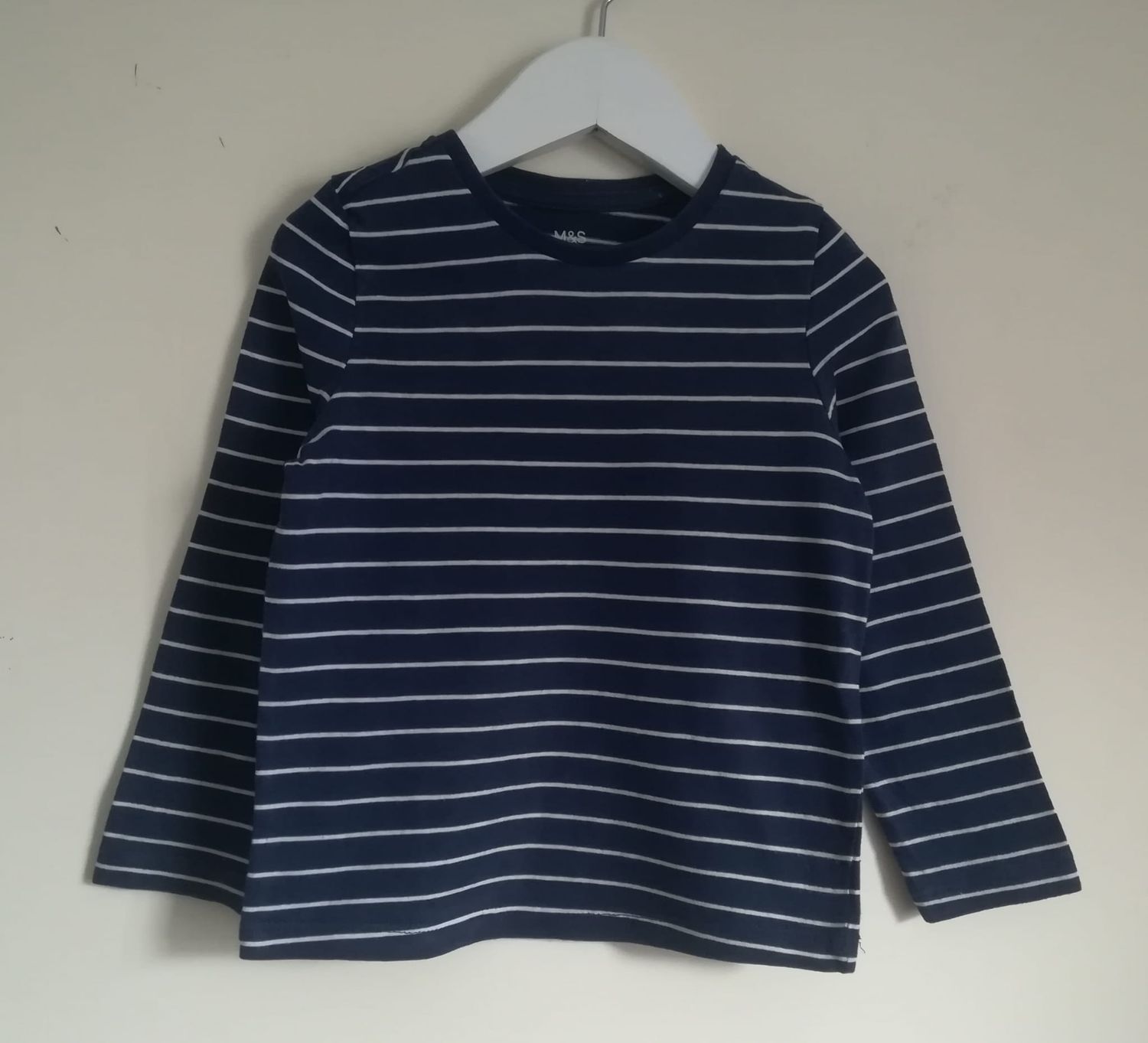 Girls long sleeved top