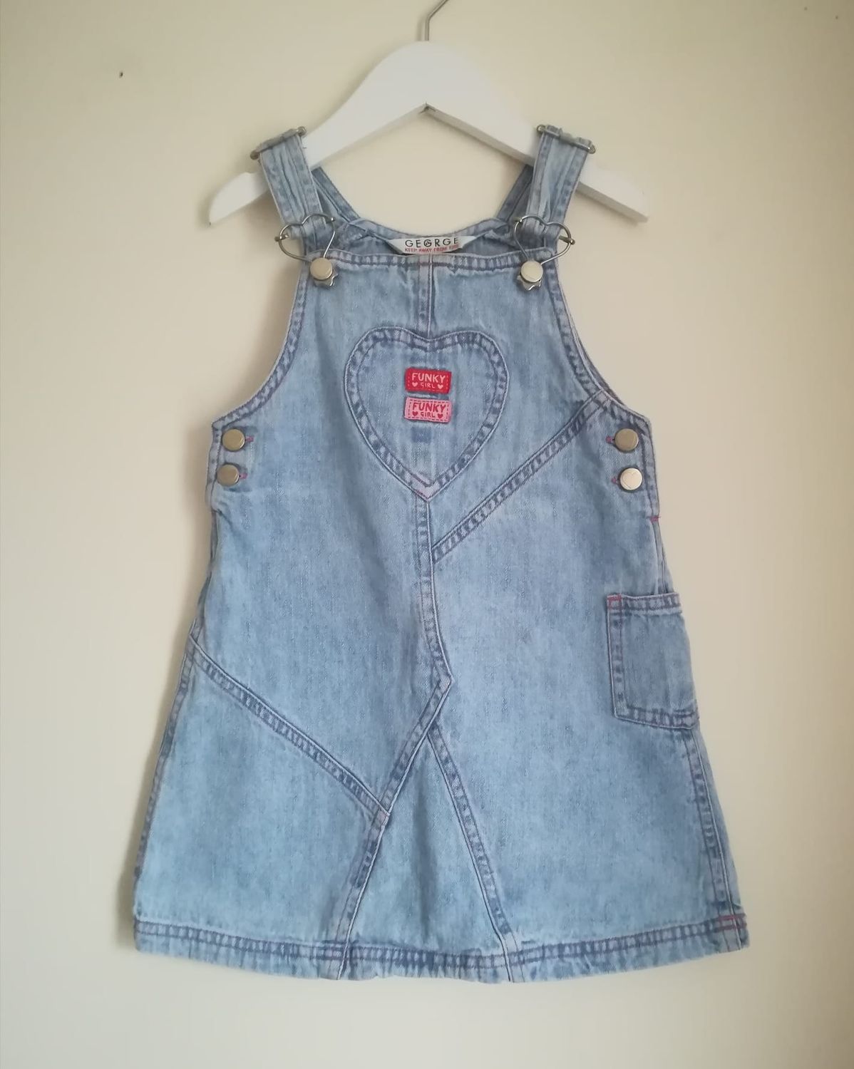 Girls pinafore 