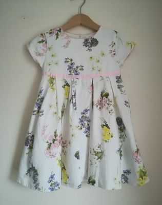 Girls dress
